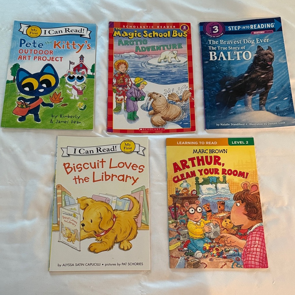 Pete the Kitty's Outdoor Art Project - Children's Paperback -plus 4 other books